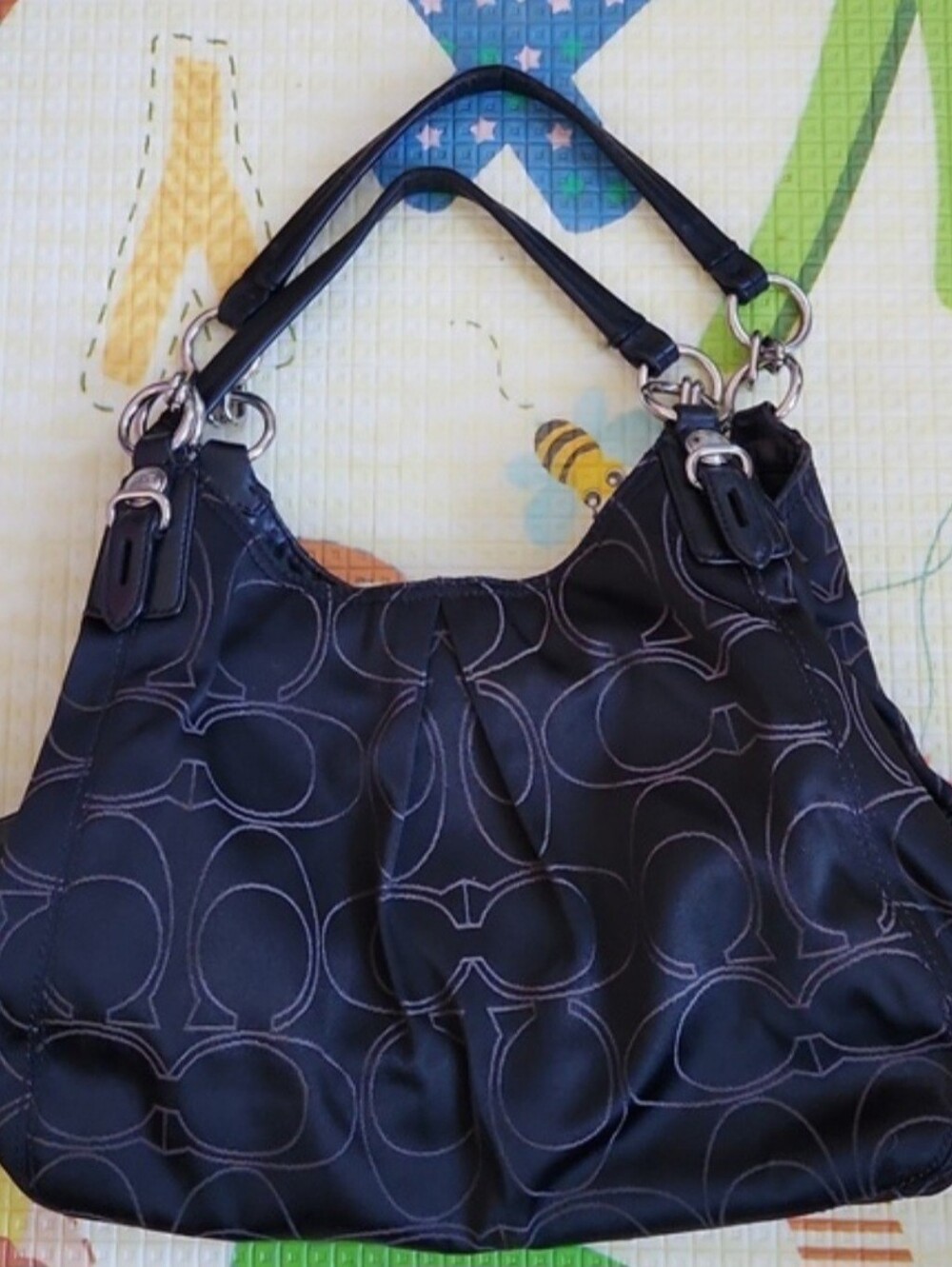 Black Women's Shoulder Bag - Elegant Everyday Tote Coach